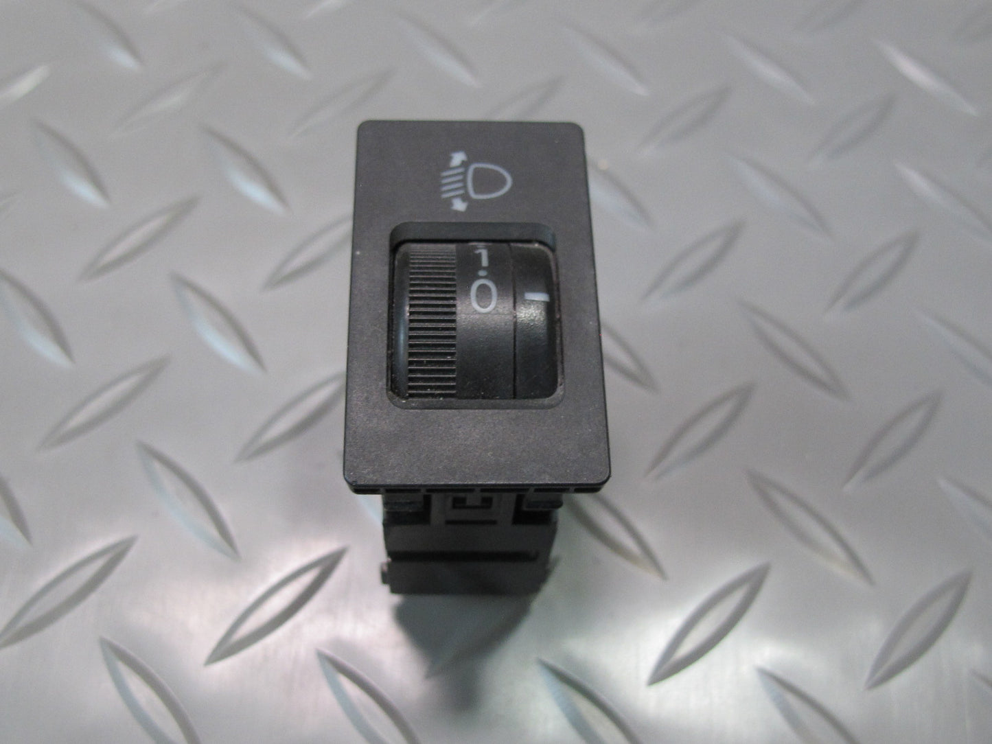 96-00 Toyota Cresta MARK2 JZX100 Headlight Lamp Height Switch OEM