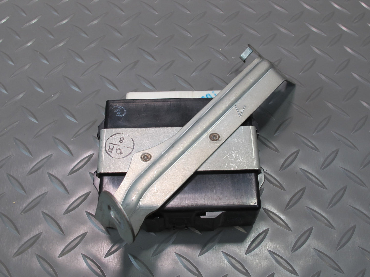 96-00 Toyota Cresta MARK2 JZX100 Anti Lock Brake ABS Control Module 89540-22240