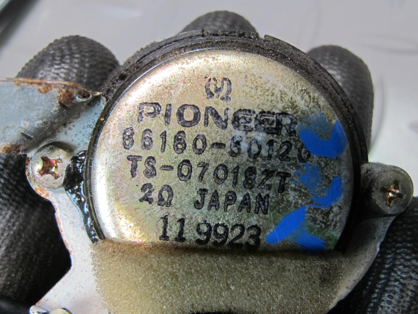 95-00 Toyota Celsior Lexus LS400 UCF20 Front Right Door Speaker Tweeter OEM