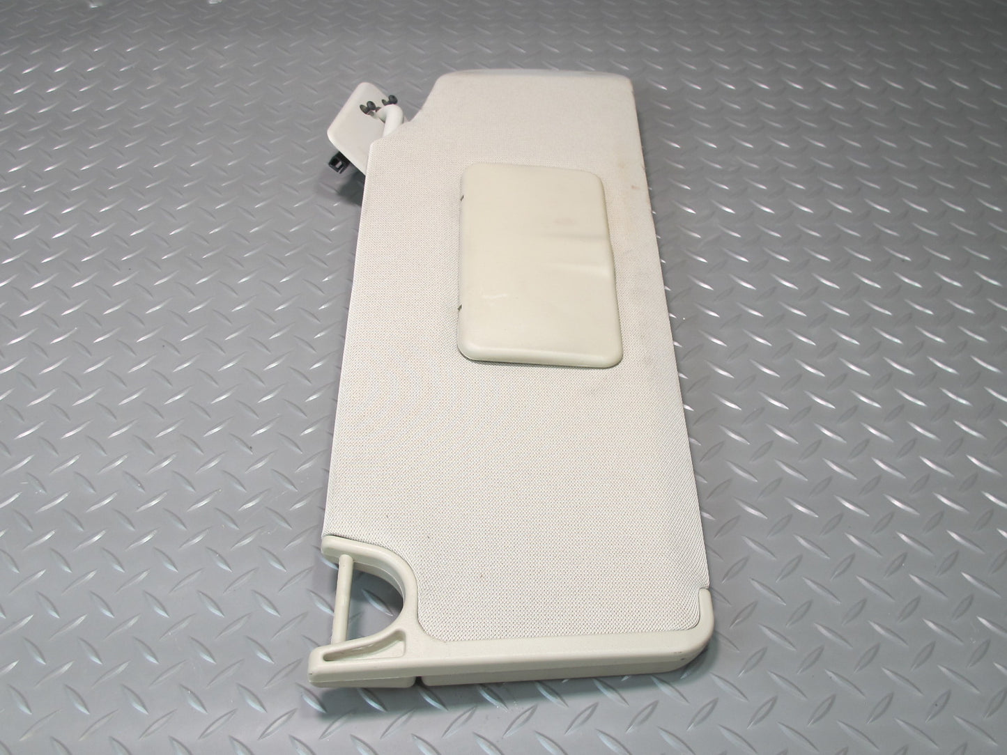 2008-2009 Hummer H2 Set of 2 Front Left & Right Sun Visor Beige