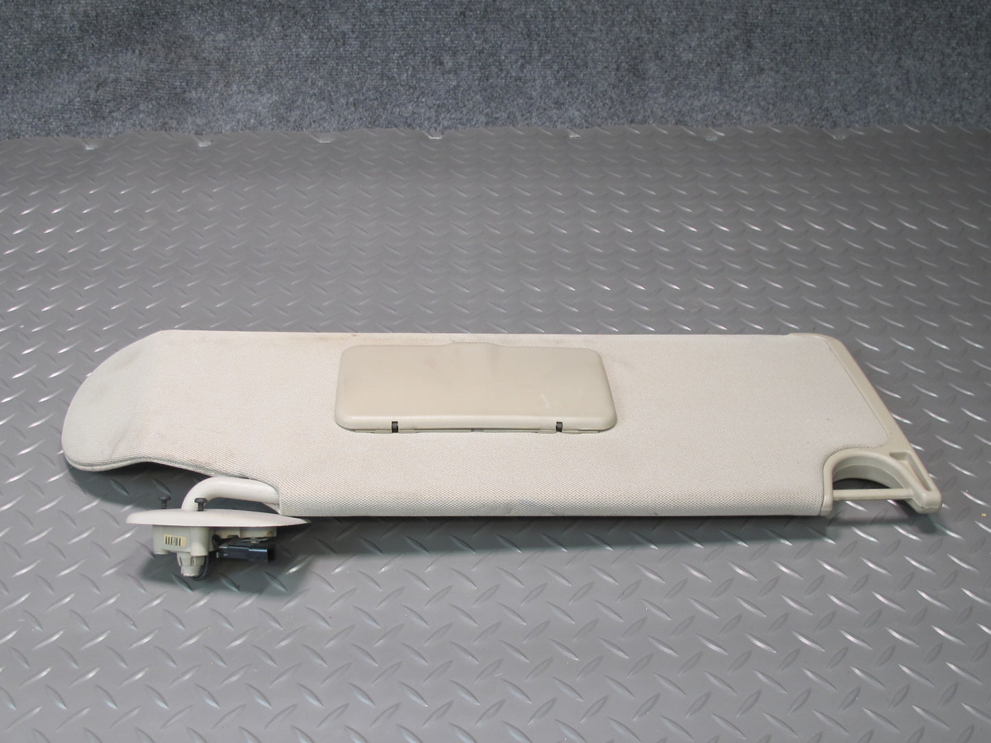 2008-2009 Hummer H2 Set of 2 Front Left & Right Sun Visor Beige