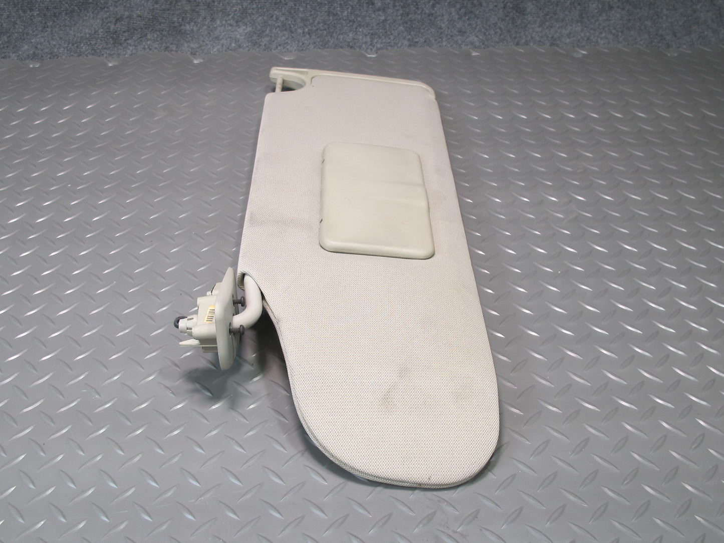 2008-2009 Hummer H2 Set of 2 Front Left & Right Sun Visor Beige
