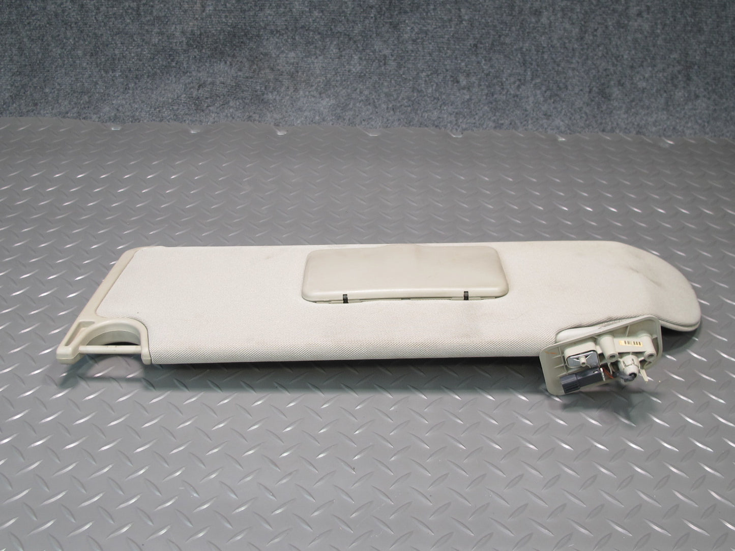 2008-2009 Hummer H2 Set of 2 Front Left & Right Sun Visor Beige