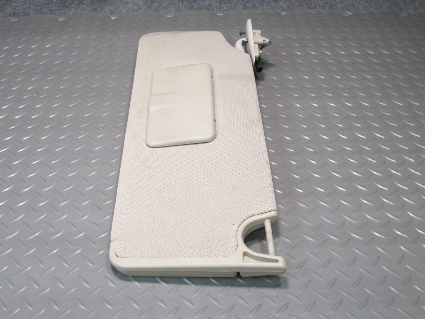 2008-2009 Hummer H2 Set of 2 Front Left & Right Sun Visor Beige