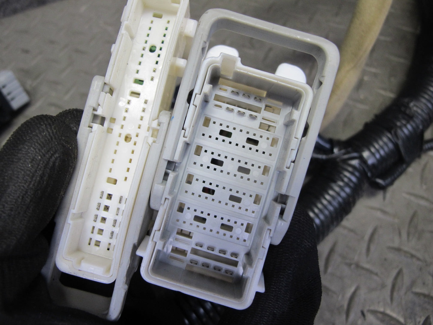 2014 Nissan 370Z Coupe M/T Touring Main Dash Dashboard Wire Wiring Harness OEM