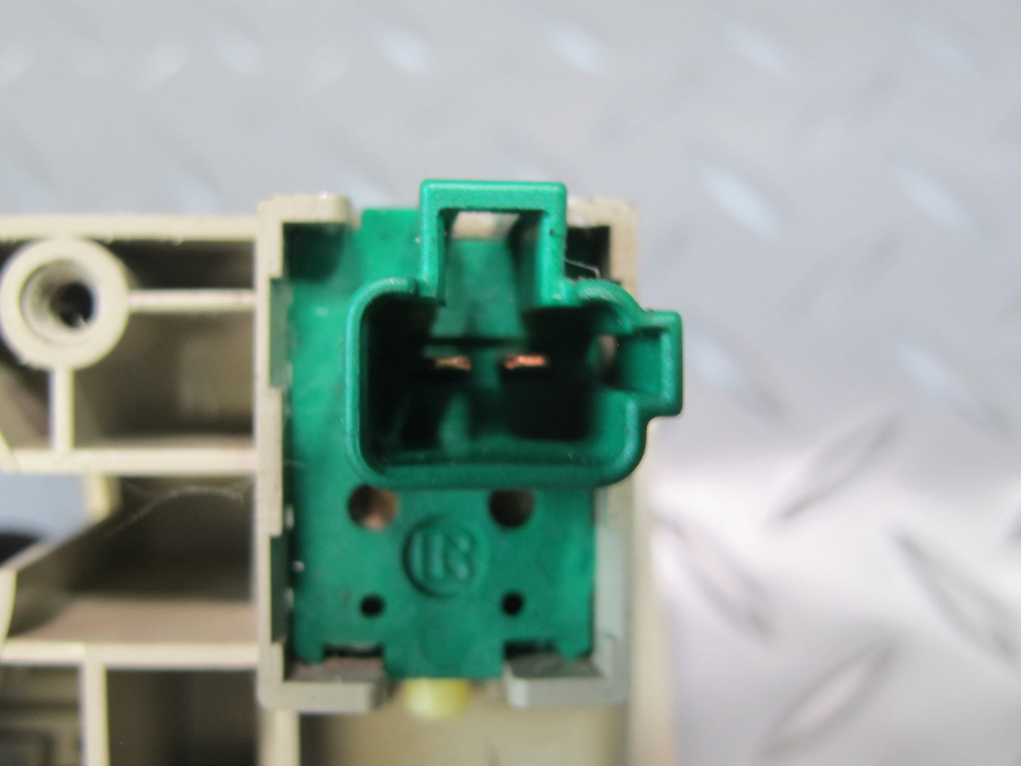 98-00 Lexus UCF20L SL400 Fuel Door & Trunk Lid Open Button Switch Ivory OEM