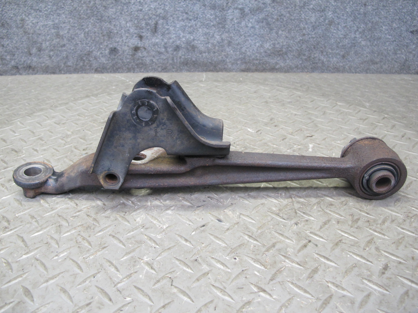 96-00 Toyota MARK2 JZX100 Tourer Set of 2 Front Right Suspension Control Arm OEM
