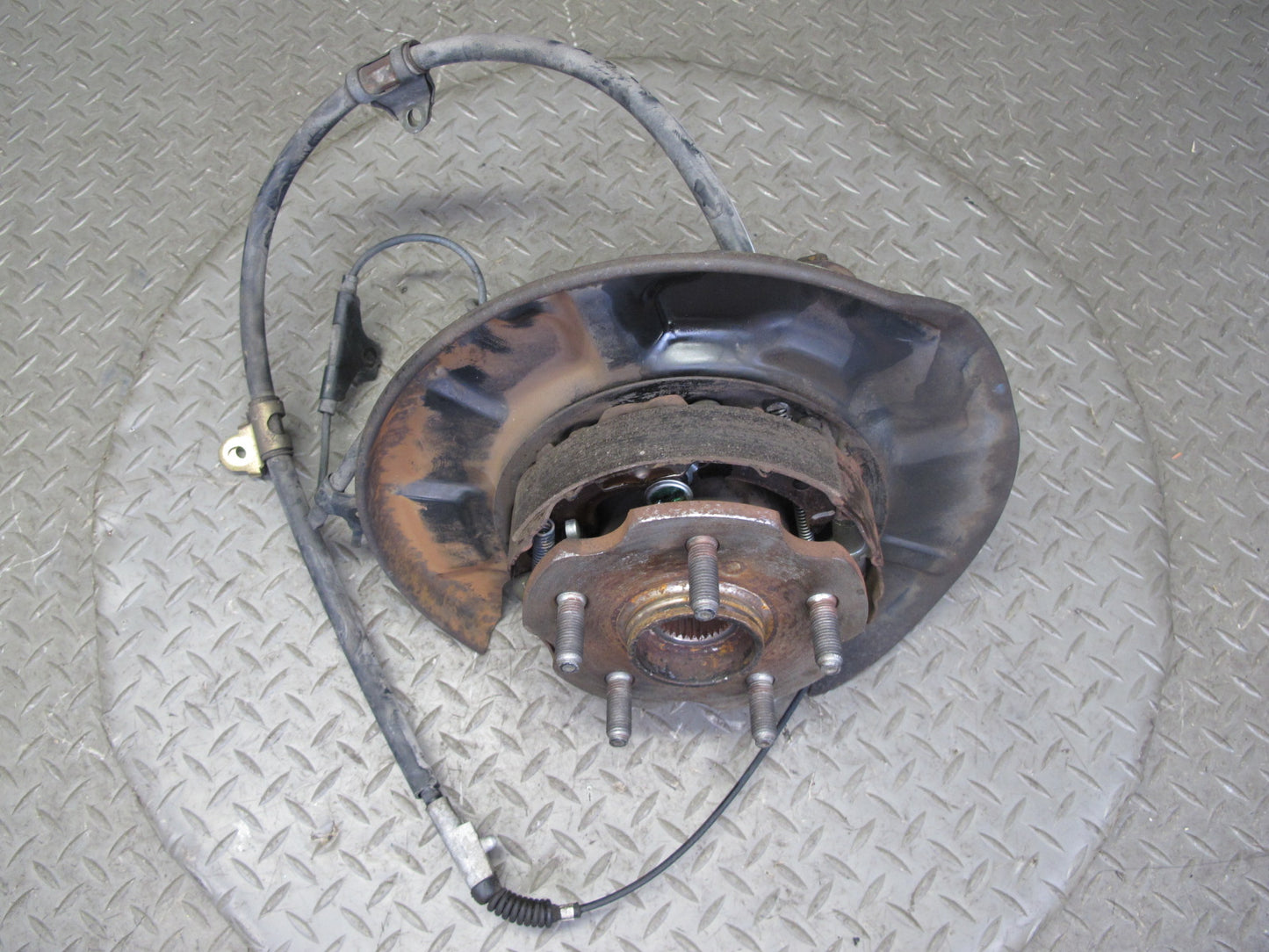 96-00 Toyota MARK2 JZX100 Tourer S Rear Right Spindle Knuckle Wheel Hub OEM