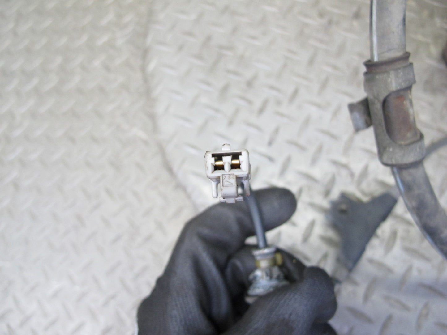 96-00 Toyota MARK2 JZX100 Tourer S Rear Right Spindle Knuckle Wheel Hub OEM