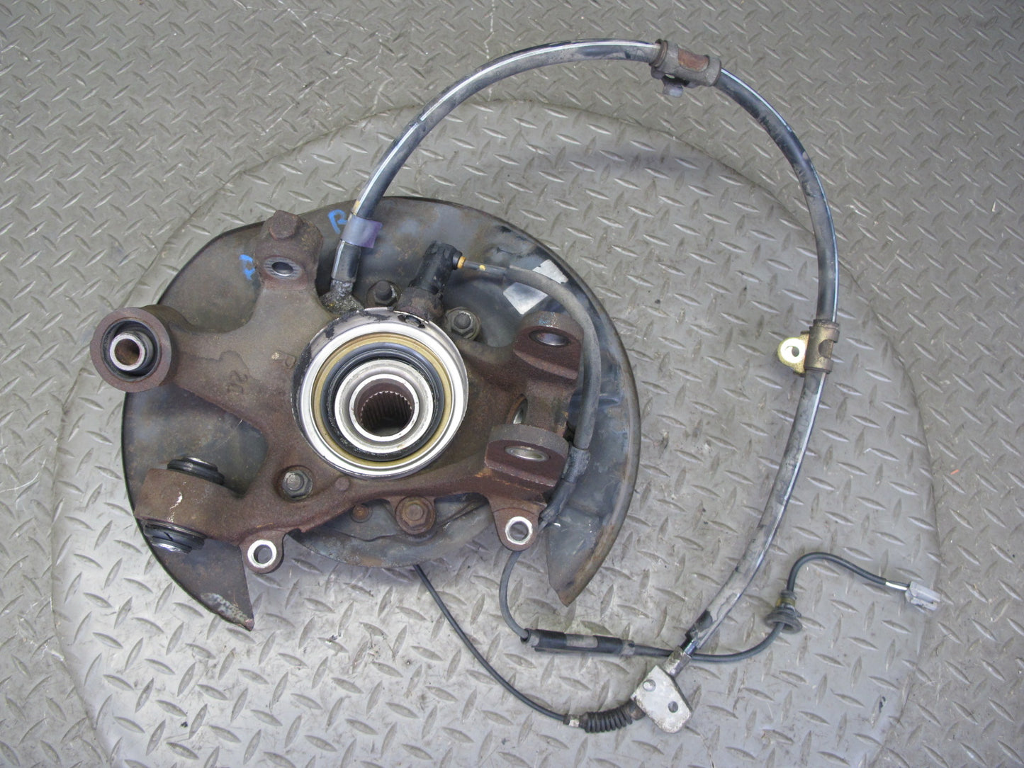 96-00 Toyota MARK2 JZX100 Tourer S Rear Right Spindle Knuckle Wheel Hub OEM