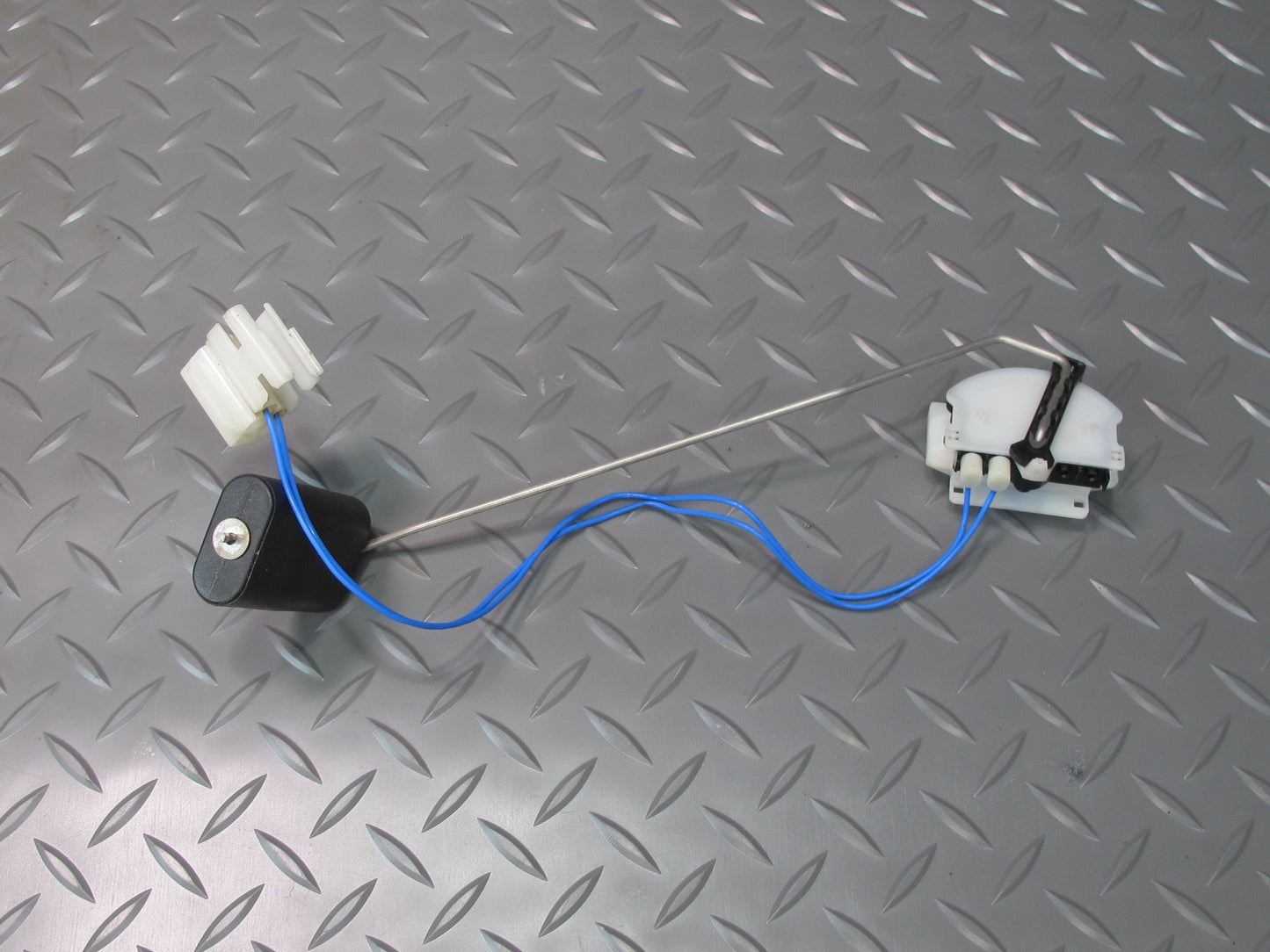 2012-2018 BMW F12 F13 M6 S63T 4.4L Engine Fuel Pump Sending Unit Supply