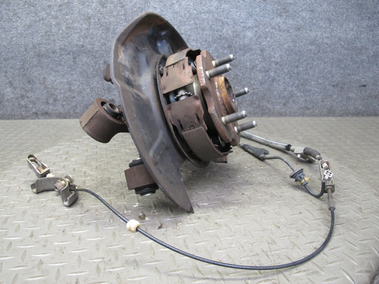 96-00 Toyota MARK2 JZX100 Tourer S Rear Left Spindle Knuckle Wheel Hub OEM