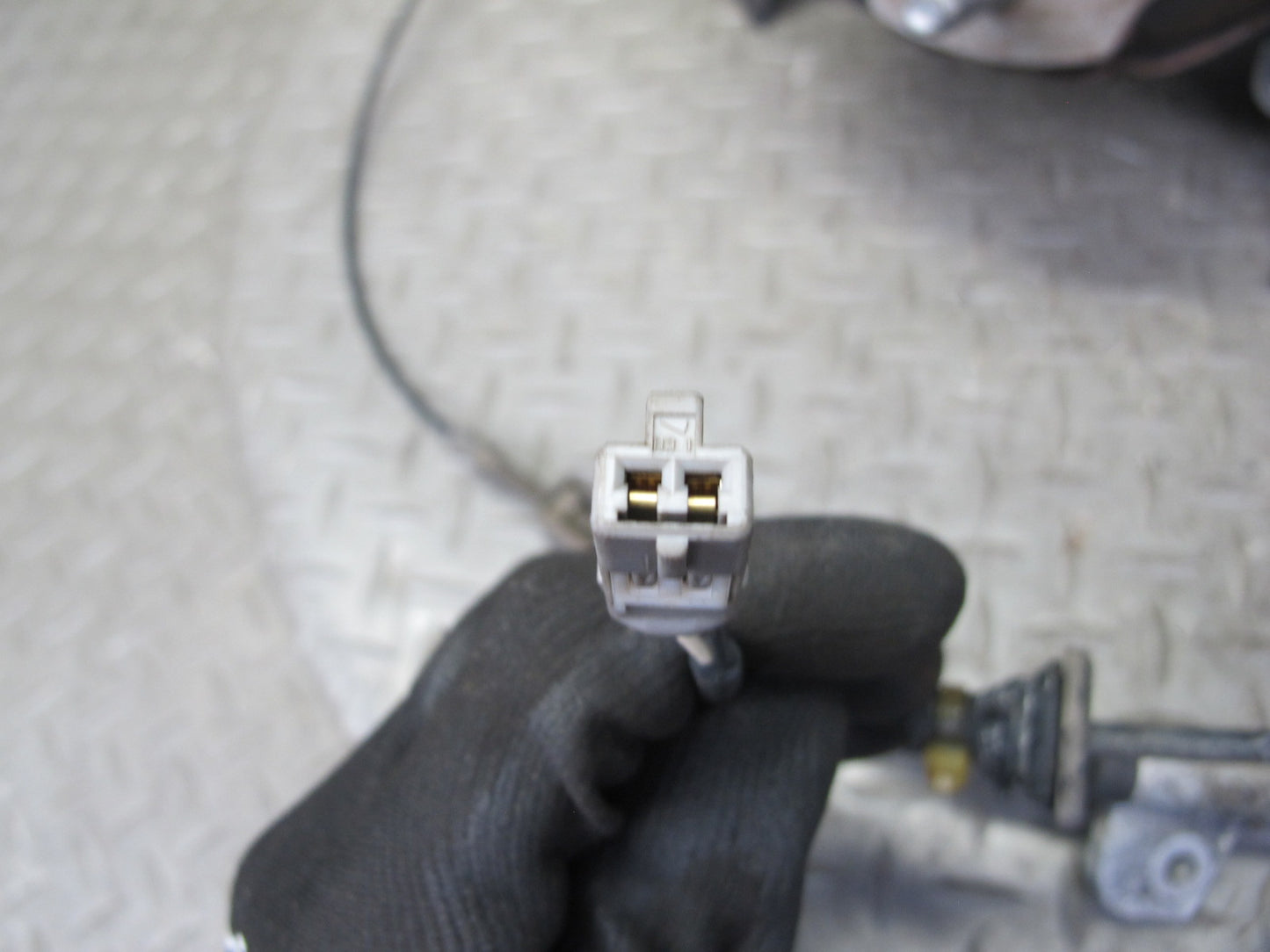 96-00 Toyota MARK2 JZX100 Tourer S Rear Left Spindle Knuckle Wheel Hub OEM