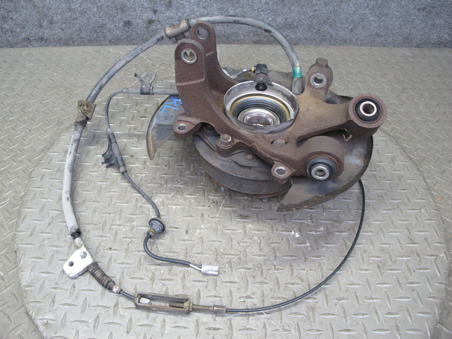 96-00 Toyota MARK2 JZX100 Tourer S Rear Left Spindle Knuckle Wheel Hub OEM