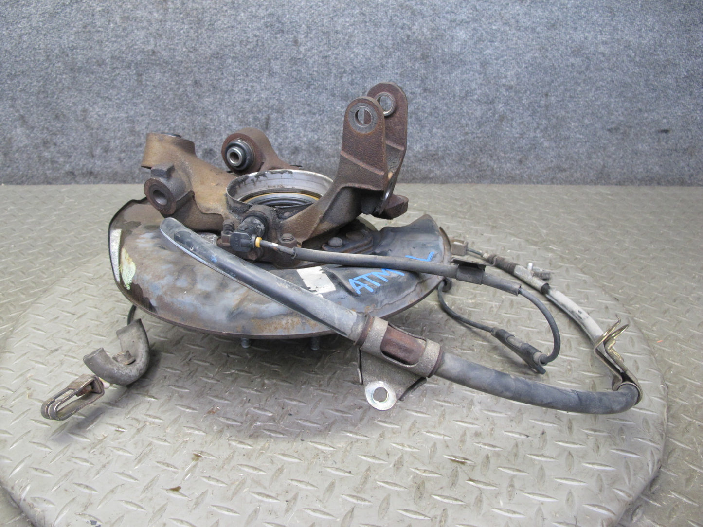 96-00 Toyota MARK2 JZX100 Tourer S Rear Left Spindle Knuckle Wheel Hub OEM