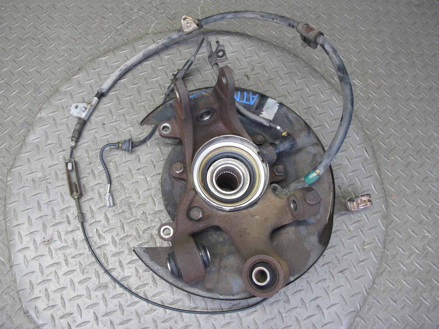 96-00 Toyota MARK2 JZX100 Tourer S Rear Left Spindle Knuckle Wheel Hub OEM