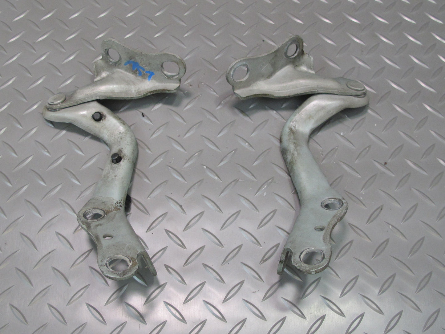 95-00 Lexus UCF20L LS400 Set of 2 Front Left & Right Hood Hinge OEM