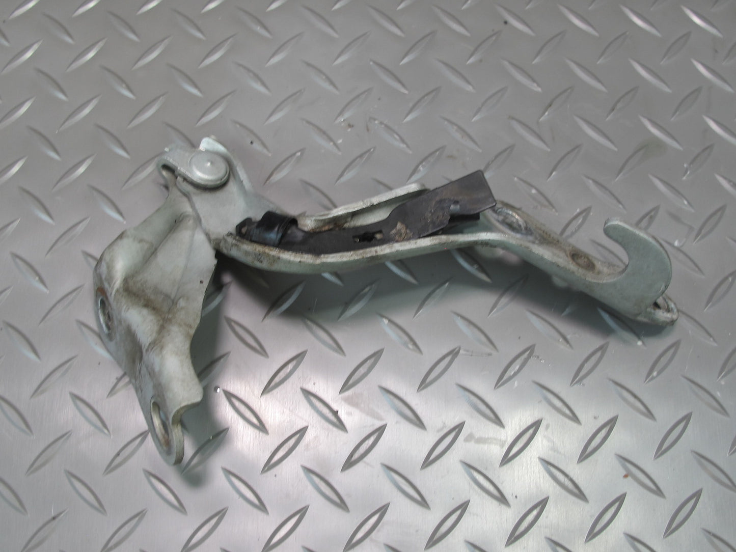 95-00 Lexus UCF20L LS400 Set of 2 Front Left & Right Hood Hinge OEM