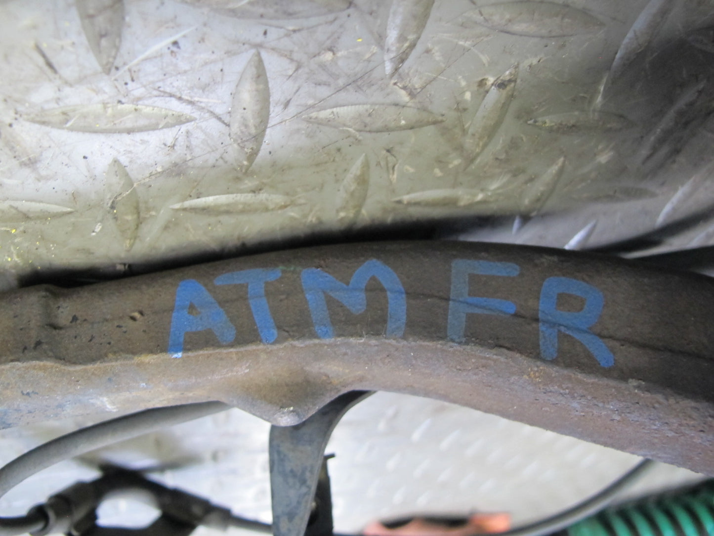 96-00 Toyota MARK2 JZX100 Tourer S Front Right Spindle Knuckle Wheel Hub OEM