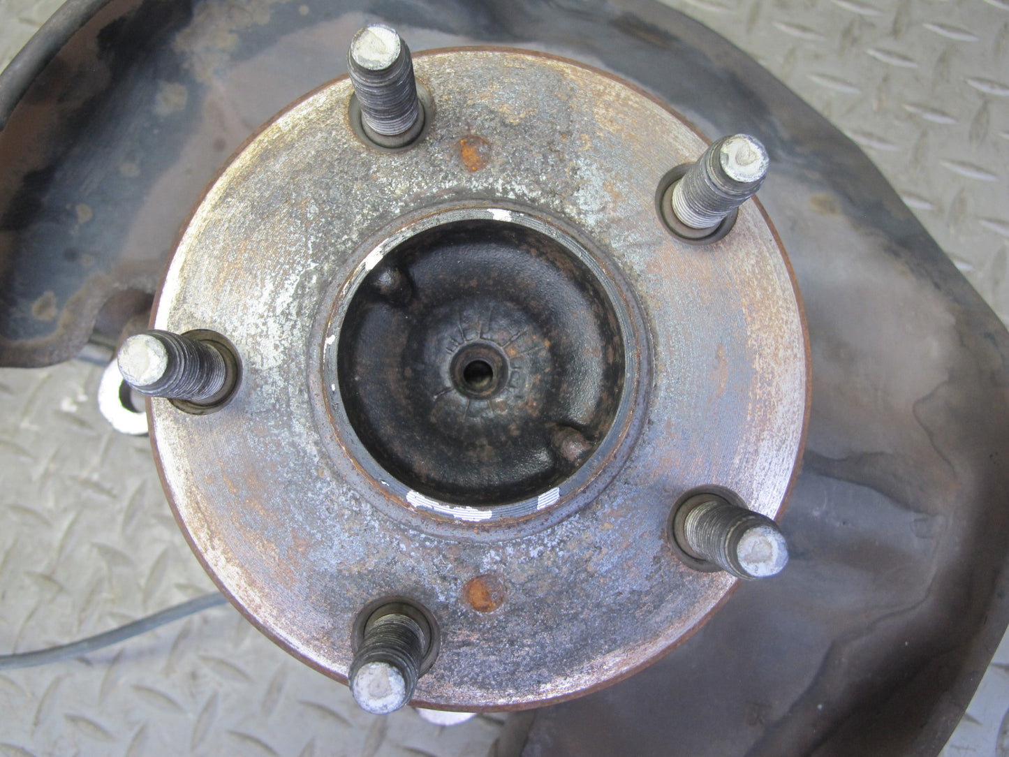 96-00 Toyota MARK2 JZX100 Tourer S Front Right Spindle Knuckle Wheel Hub OEM