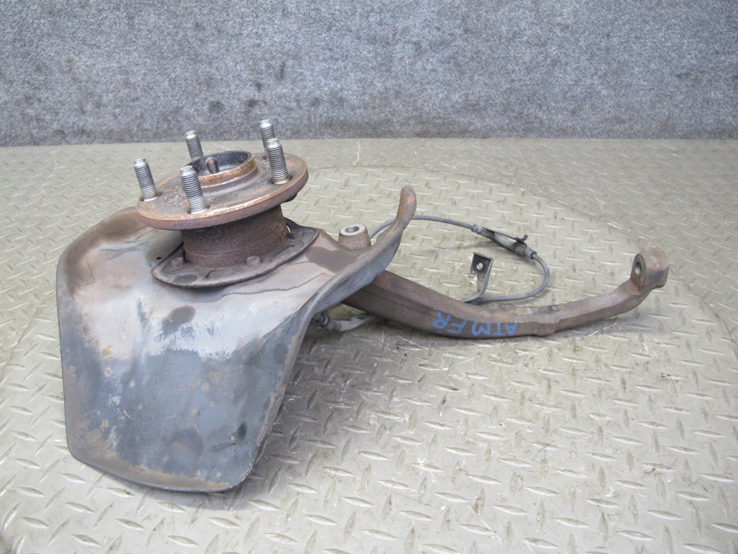 96-00 Toyota MARK2 JZX100 Tourer S Front Right Spindle Knuckle Wheel Hub OEM