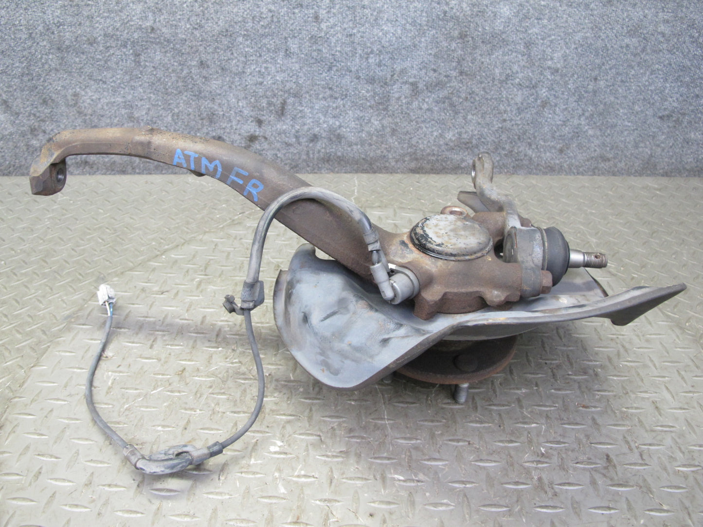 96-00 Toyota MARK2 JZX100 Tourer S Front Right Spindle Knuckle Wheel Hub OEM