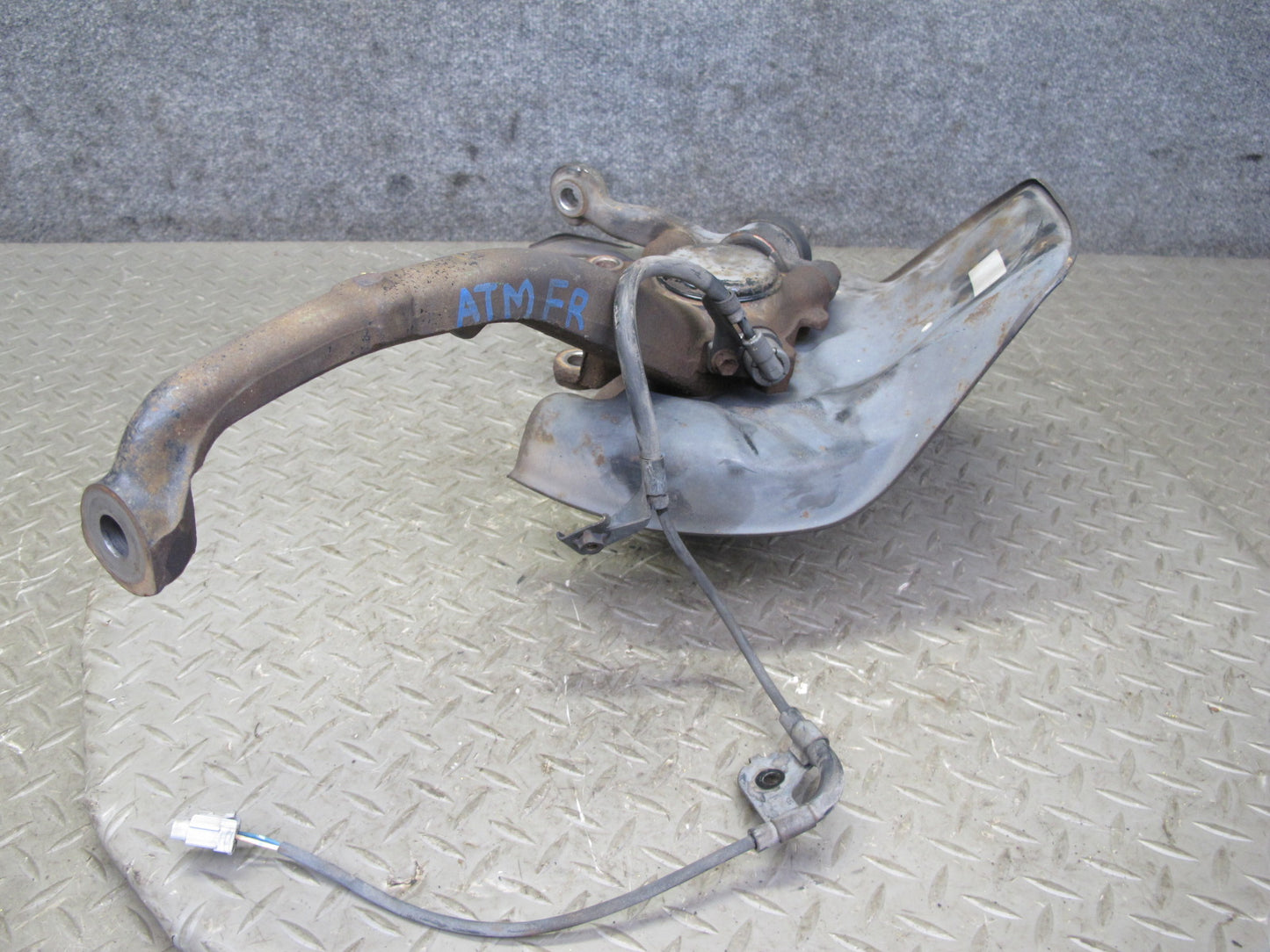 96-00 Toyota MARK2 JZX100 Tourer S Front Right Spindle Knuckle Wheel Hub OEM