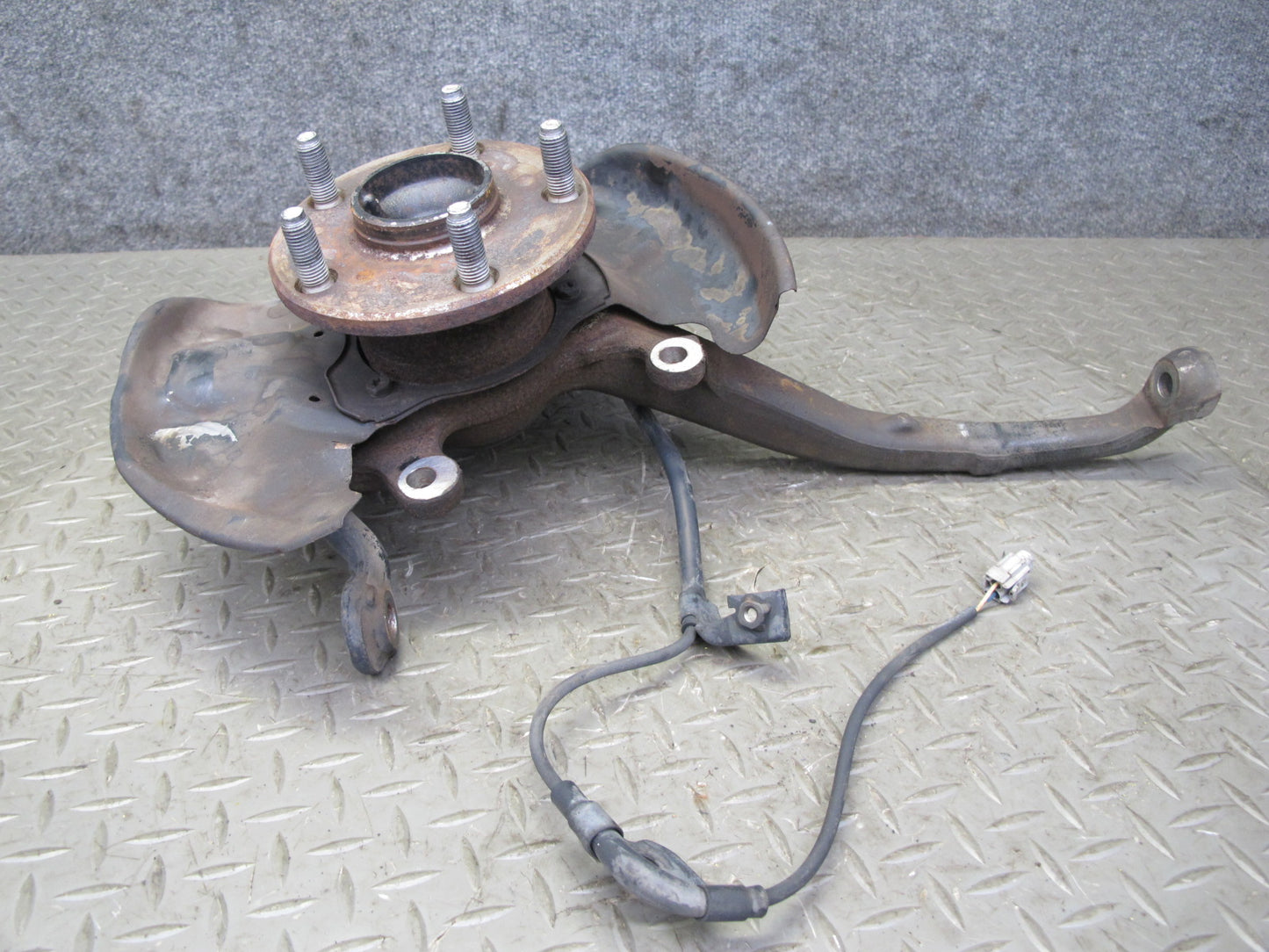 96-00 Toyota MARK2 JZX100 Tourer S Front Left Spindle Knuckle Wheel Hub OEM