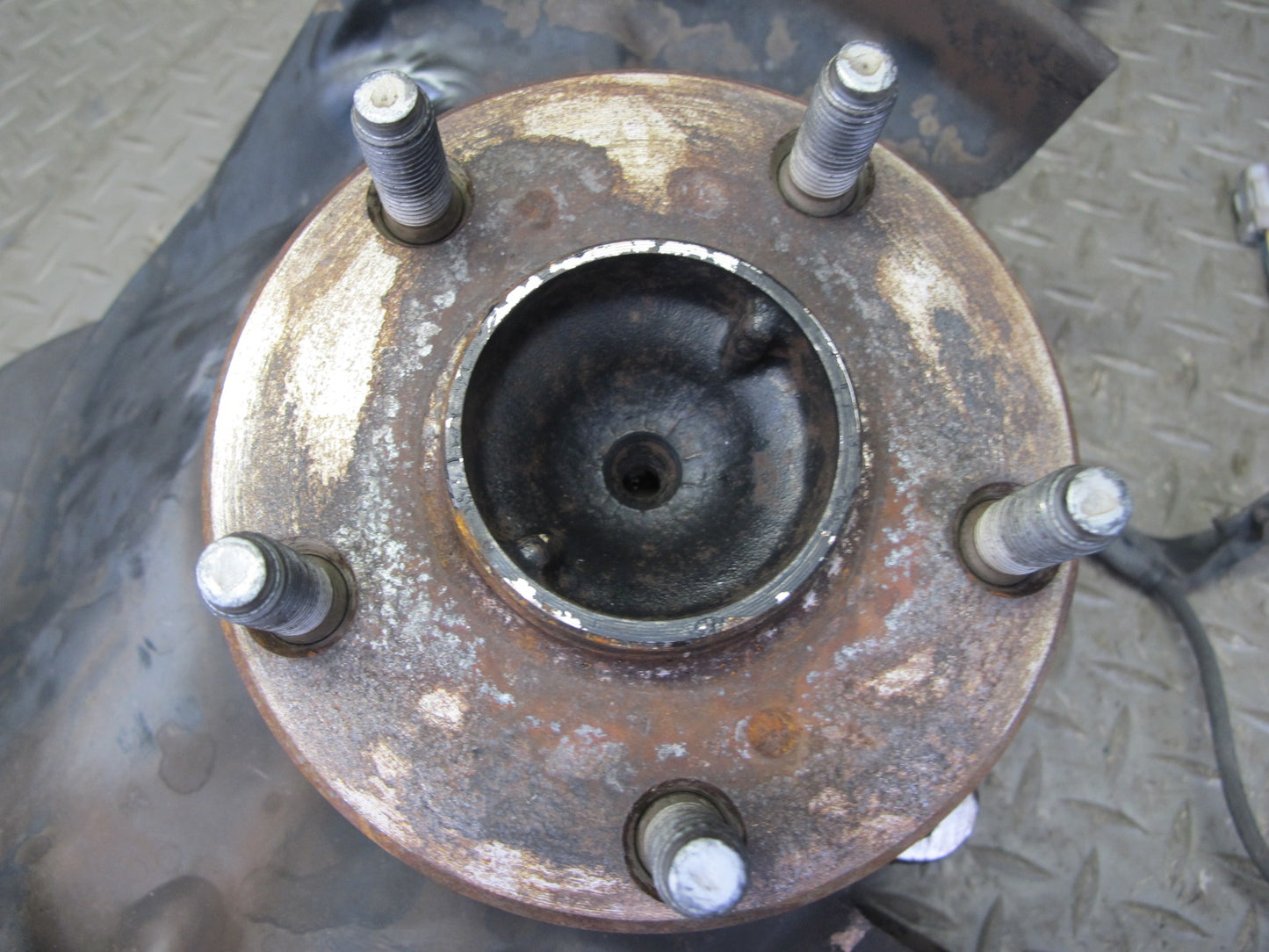 96-00 Toyota MARK2 JZX100 Tourer S Front Left Spindle Knuckle Wheel Hub OEM