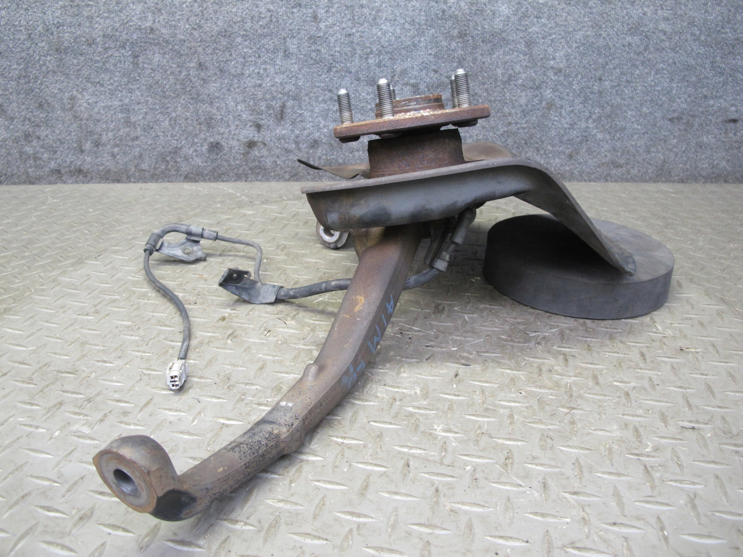 96-00 Toyota MARK2 JZX100 Tourer S Front Left Spindle Knuckle Wheel Hub OEM