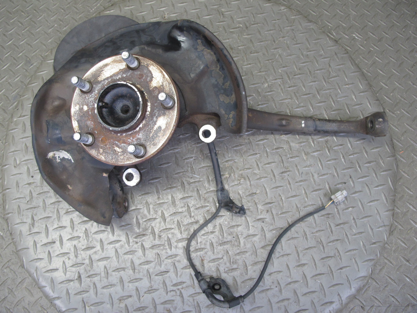 96-00 Toyota MARK2 JZX100 Tourer S Front Left Spindle Knuckle Wheel Hub OEM