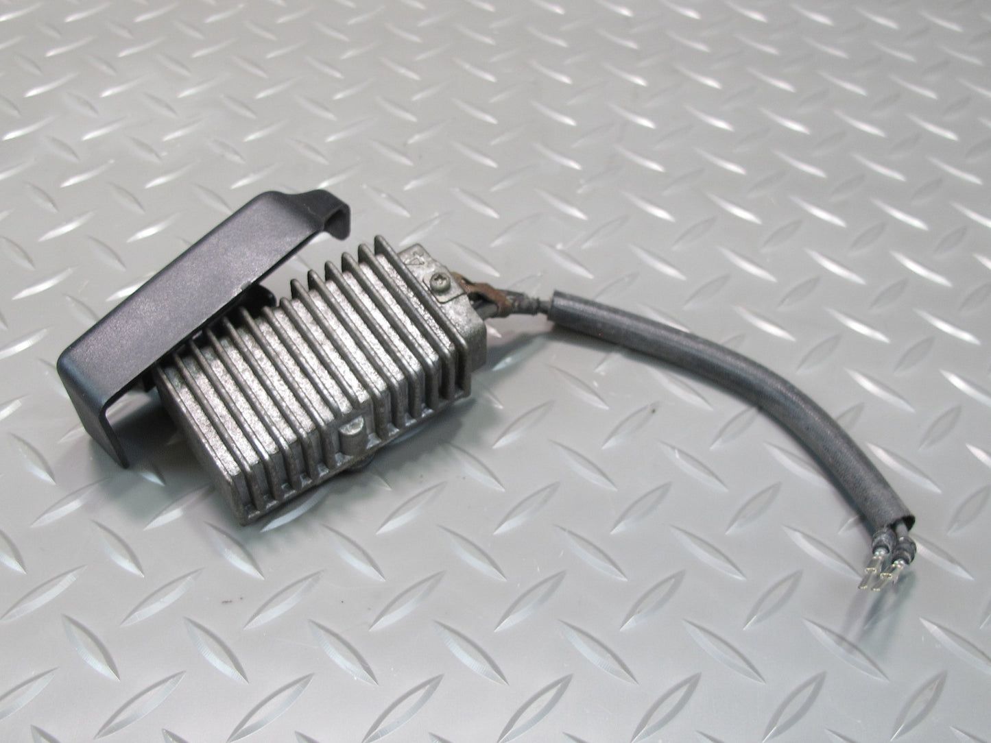 95-00 Lexus UCF20L LS400 Fuel Pump Resistor Module 23080-50030 OEM