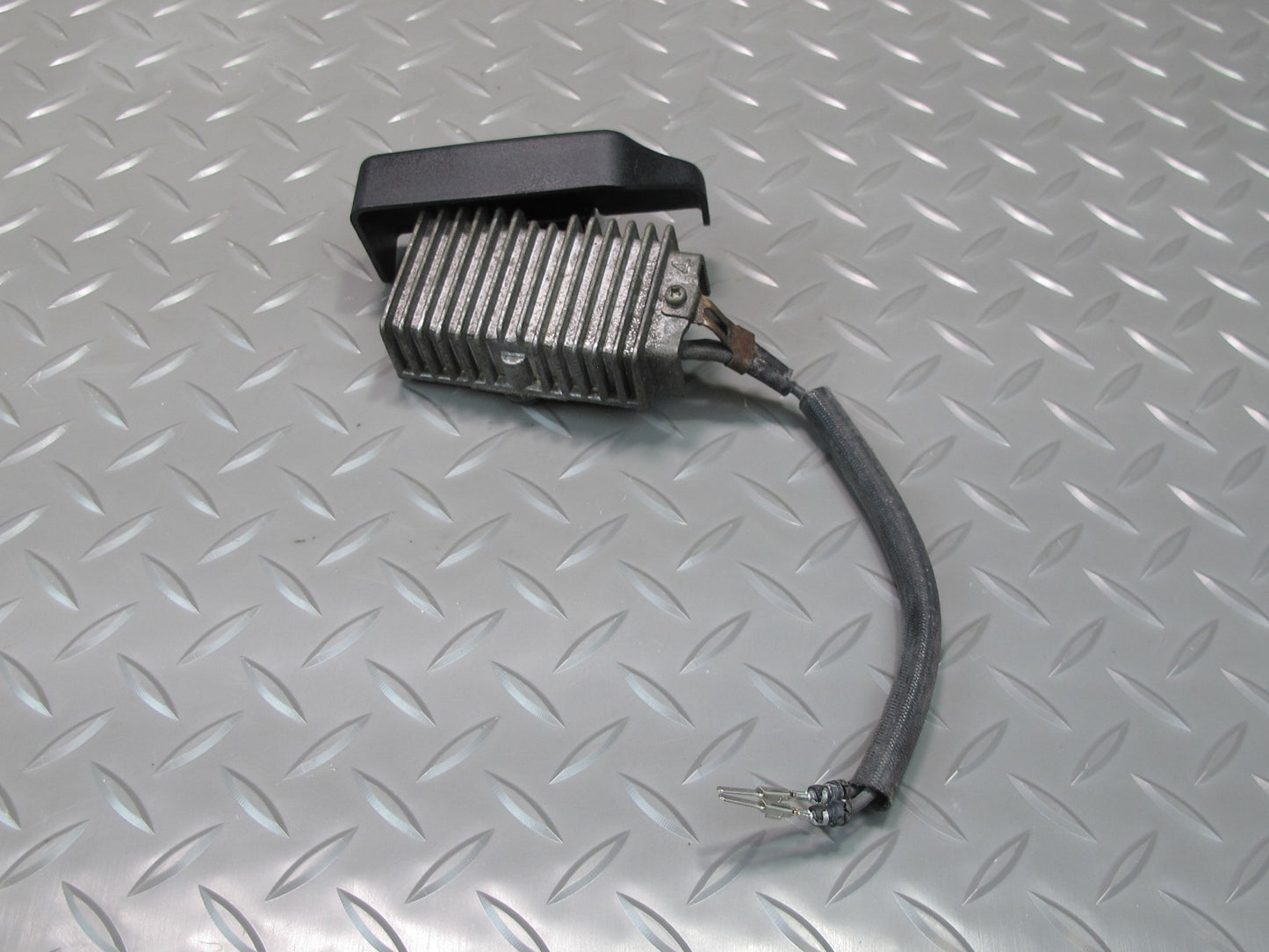 95-00 Lexus UCF20L LS400 Fuel Pump Resistor Module 23080-50030 OEM