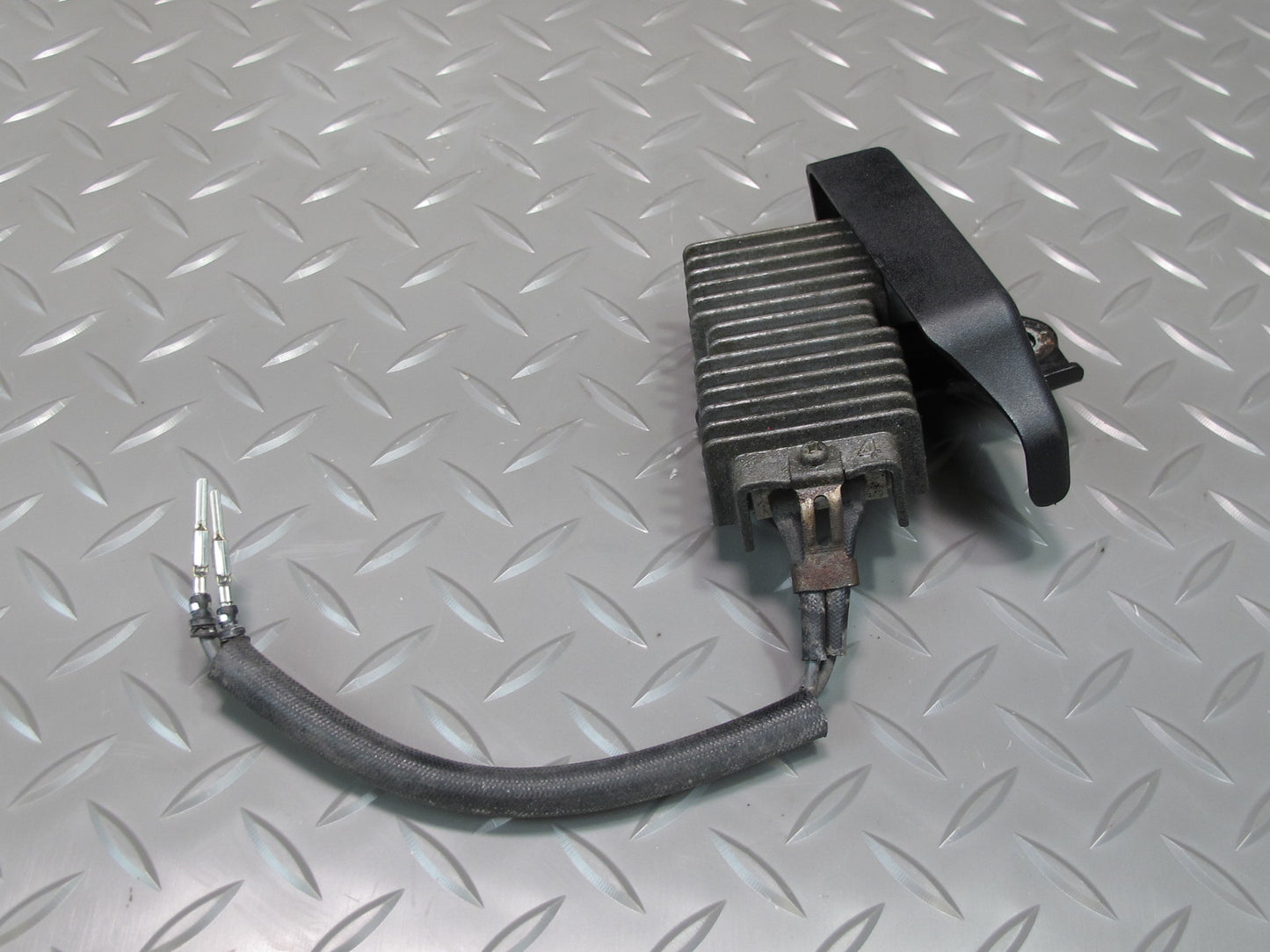 95-00 Lexus UCF20L LS400 Fuel Pump Resistor Module 23080-50030 OEM