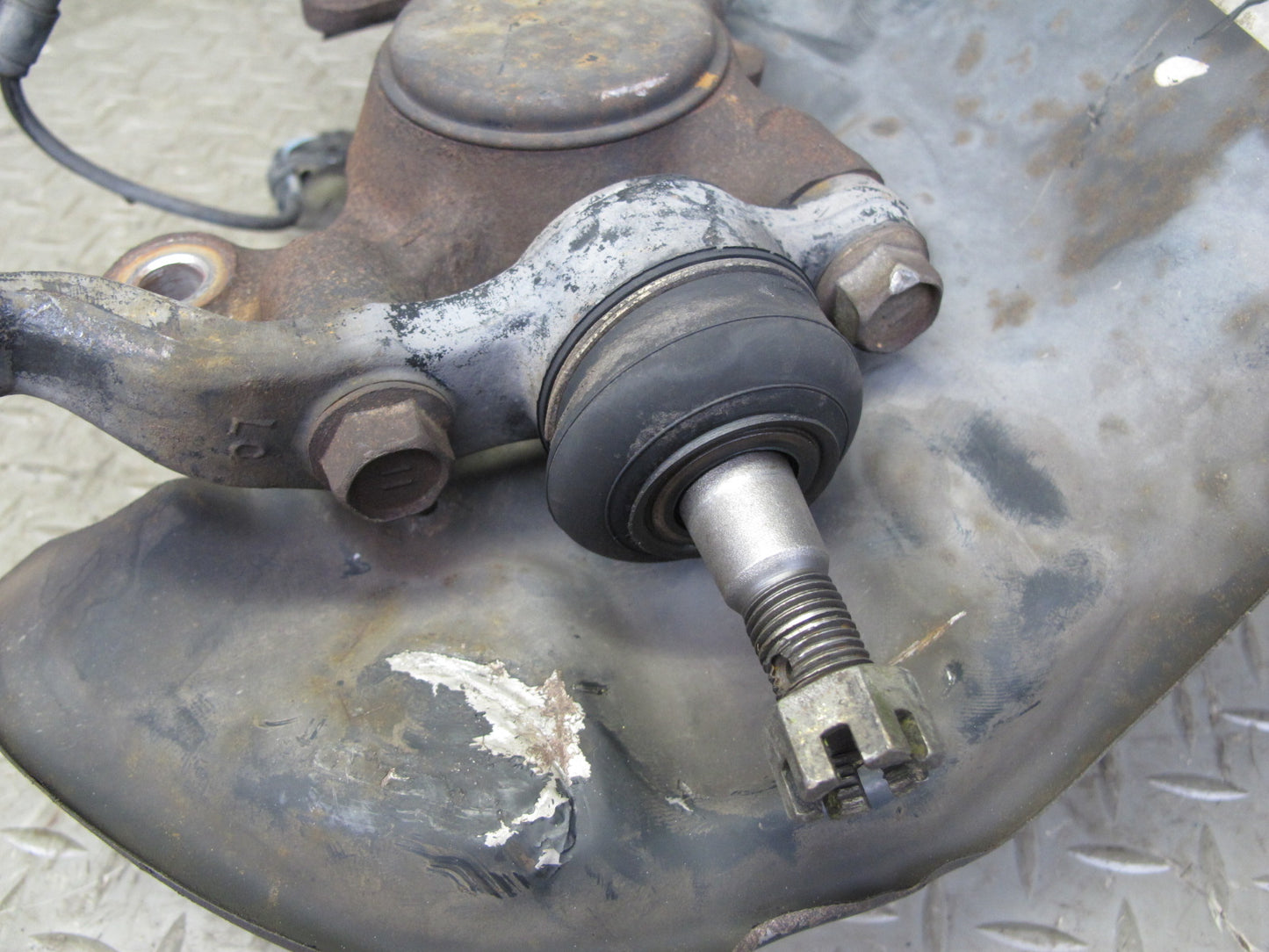 96-00 Toyota MARK2 JZX100 Tourer S Front Left Spindle Knuckle Wheel Hub OEM