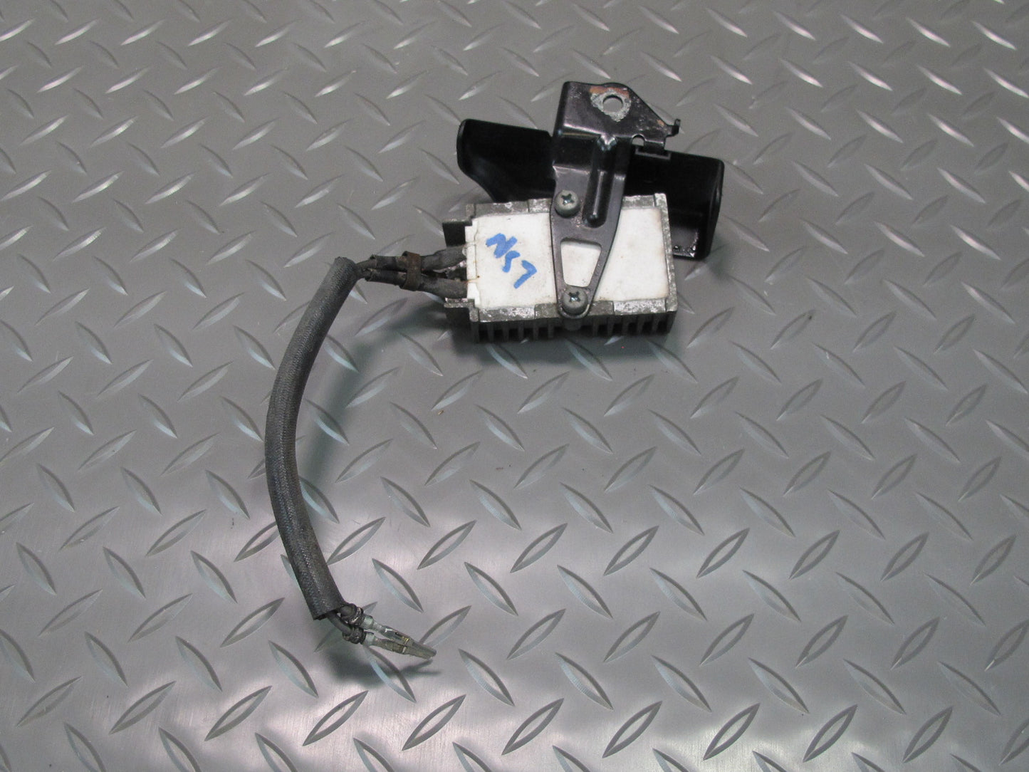 95-00 Lexus UCF20L LS400 Fuel Pump Resistor Module 23080-50030 OEM