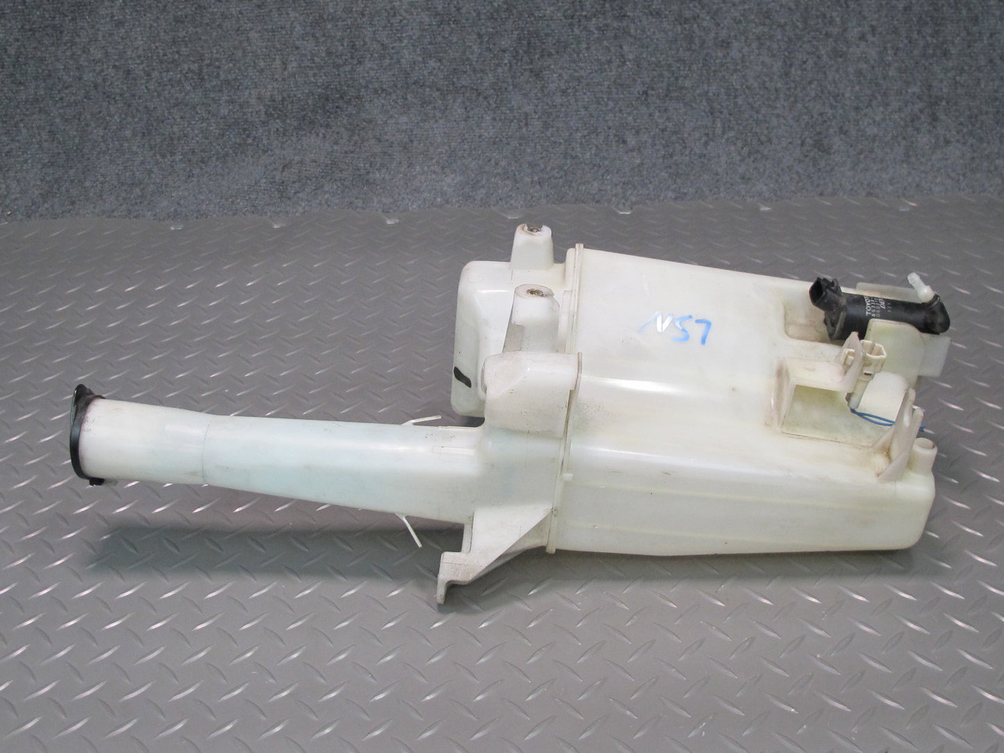 95-00 Lexus UCF20L LS400 Windshield Wiper Washer Reservoir Tank w Pump OEM
