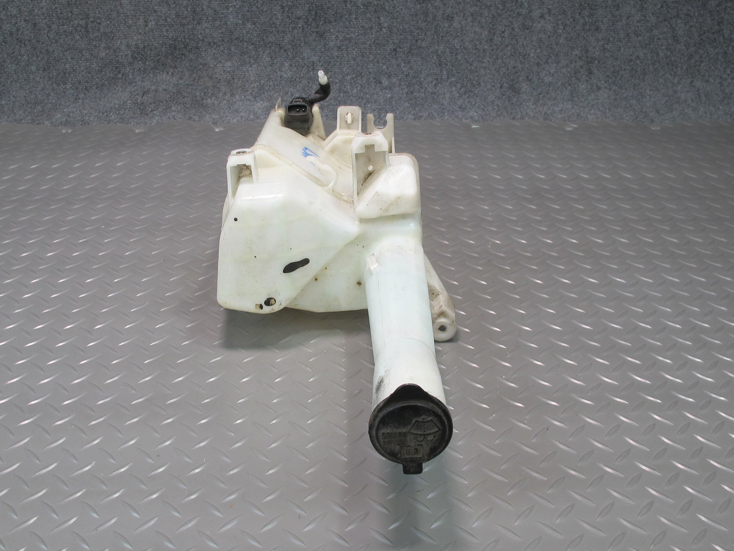 95-00 Lexus UCF20L LS400 Windshield Wiper Washer Reservoir Tank w Pump OEM