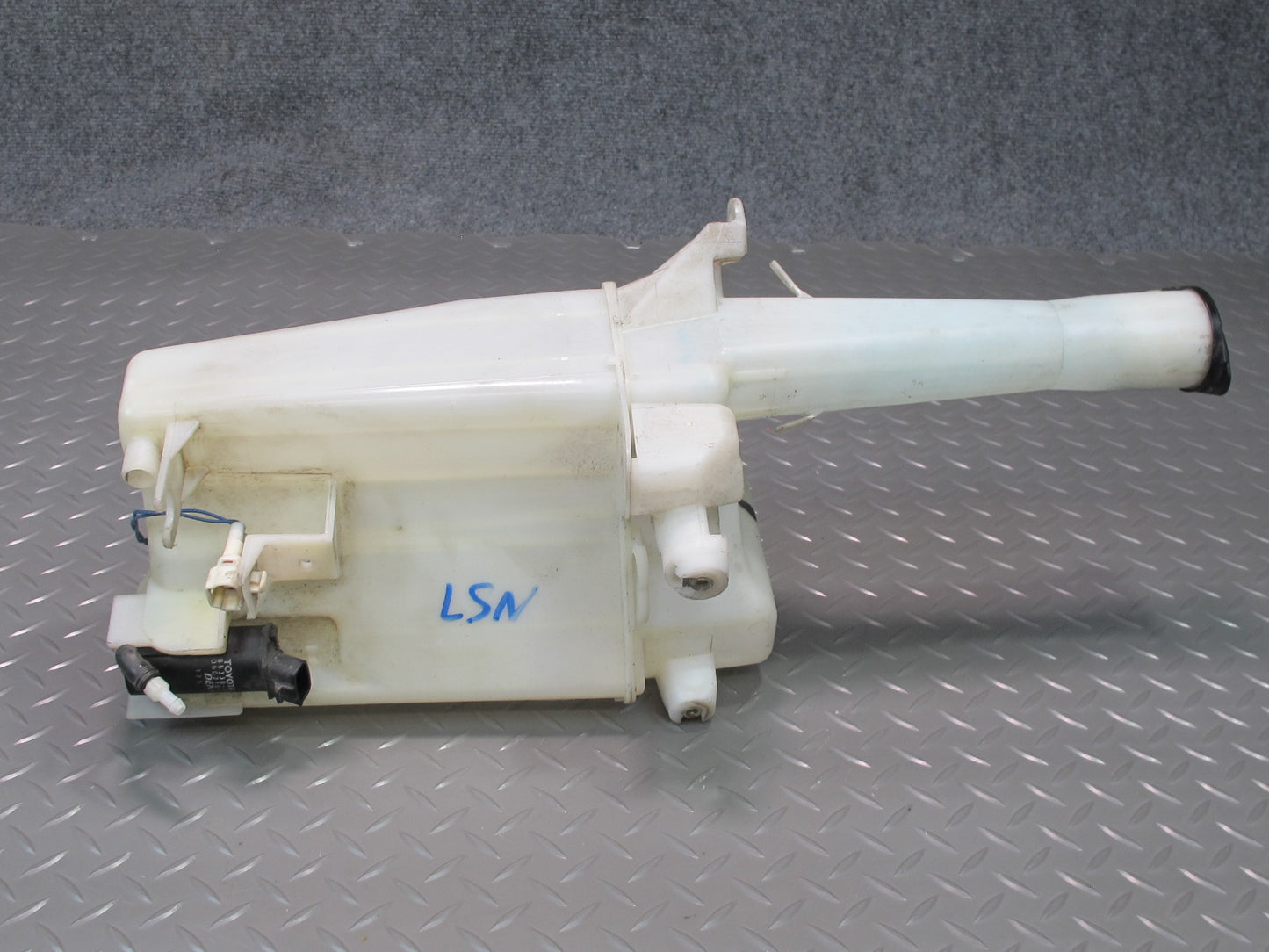 95-00 Lexus UCF20L LS400 Windshield Wiper Washer Reservoir Tank w Pump OEM