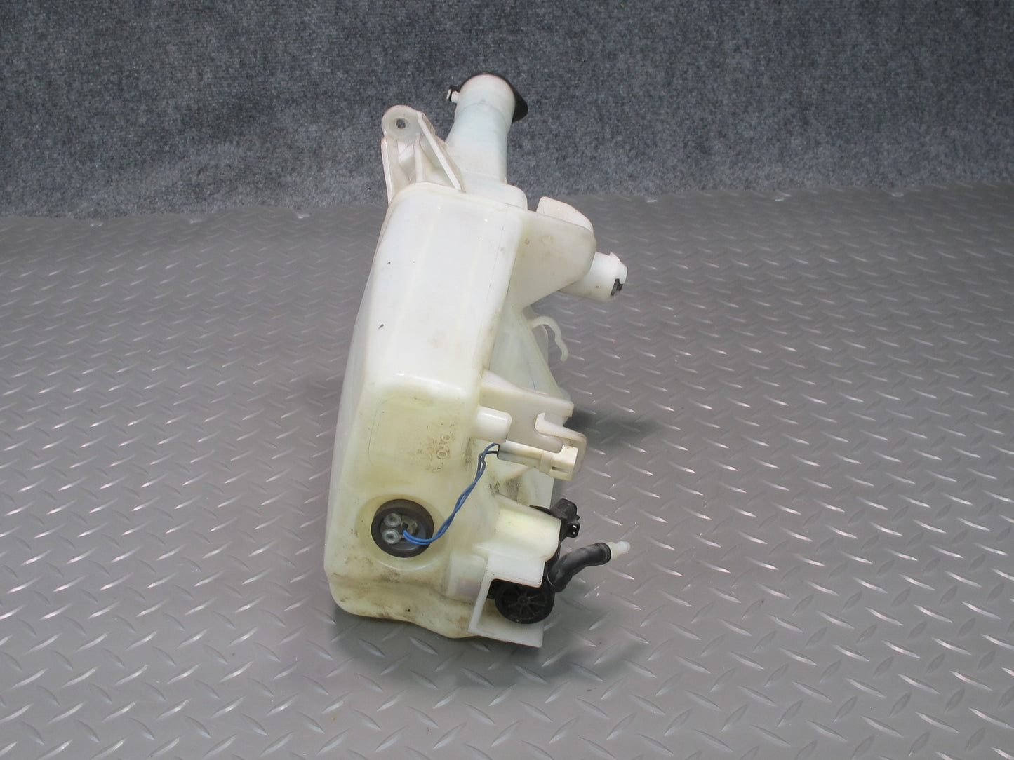 95-00 Lexus UCF20L LS400 Windshield Wiper Washer Reservoir Tank w Pump OEM