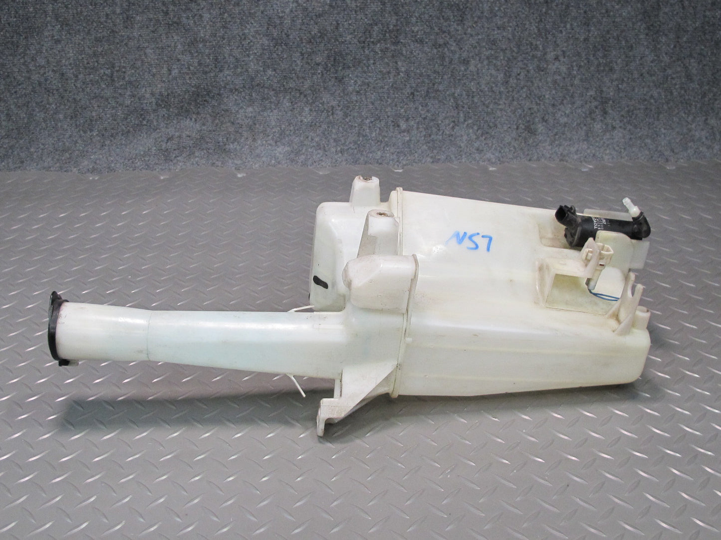 95-00 Lexus UCF20L LS400 Windshield Wiper Washer Reservoir Tank w Pump OEM