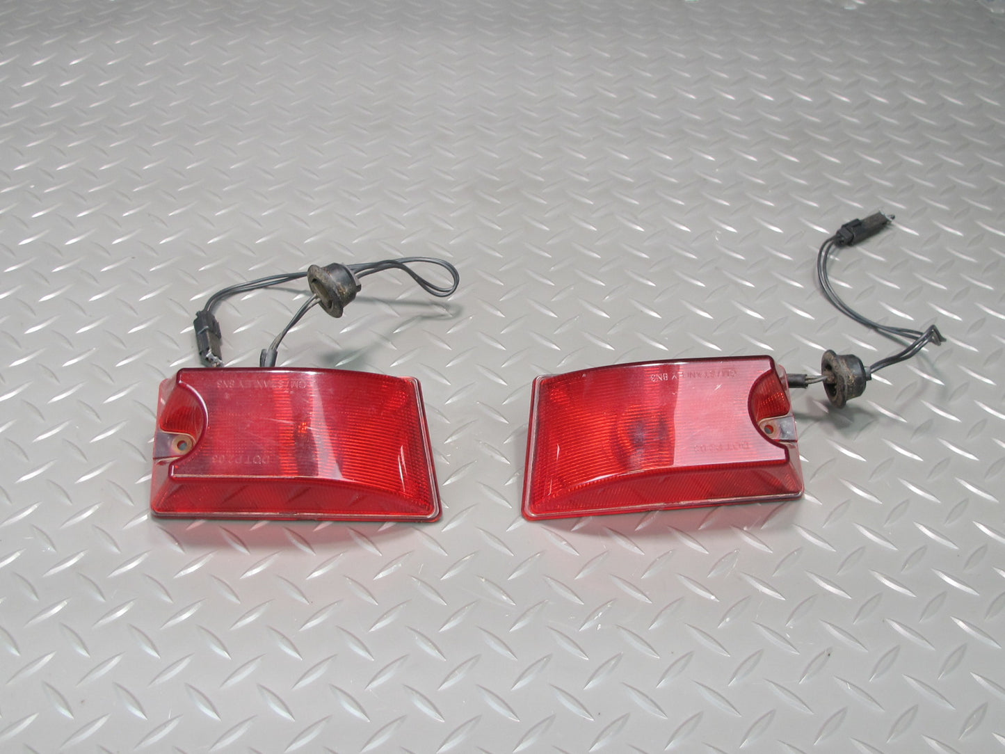 2003-2009 Hummer H2 Rear Roof Clearance Marker Light Lamp Set of 2