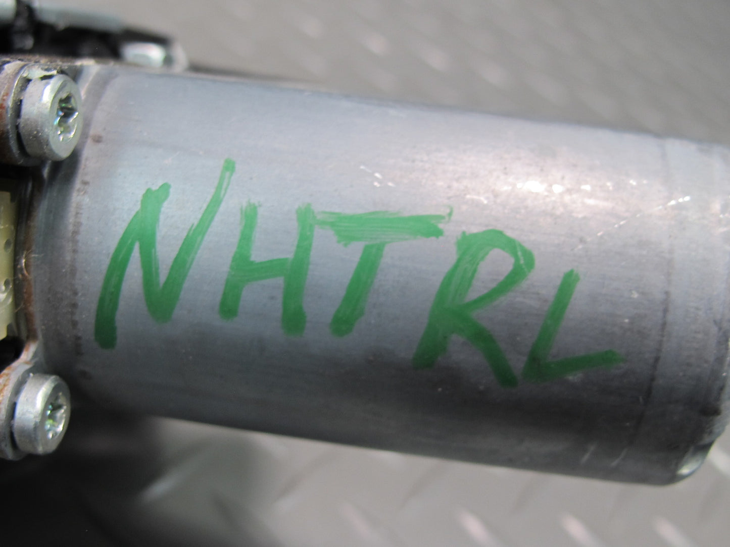 2003-2009 Hummer H2 Rear Left Door Window Regulator w Motor