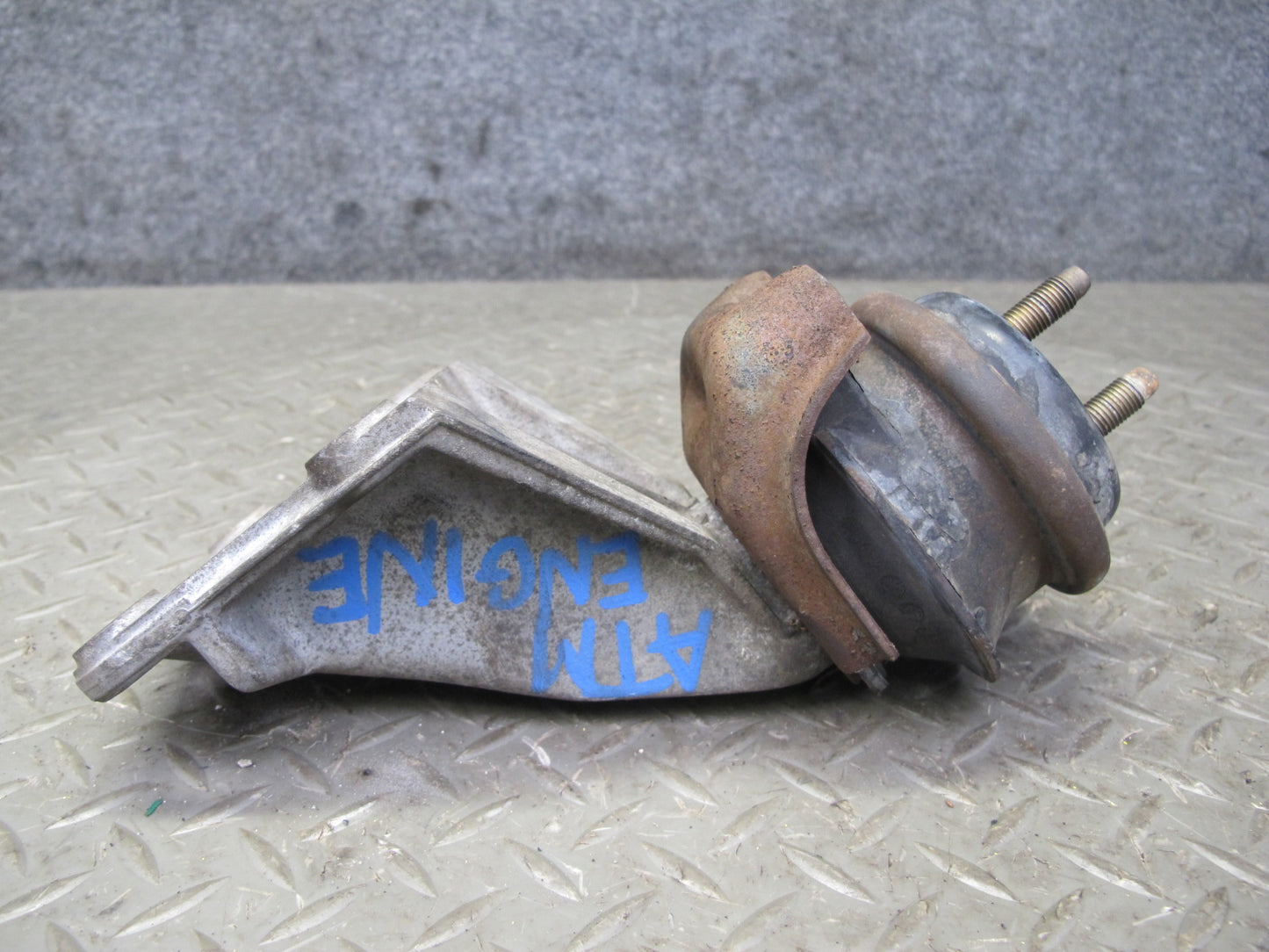 96-99 Toyota MARK2 JZX100 1JZGE Left & Right Engine Motor Mount Set OEM