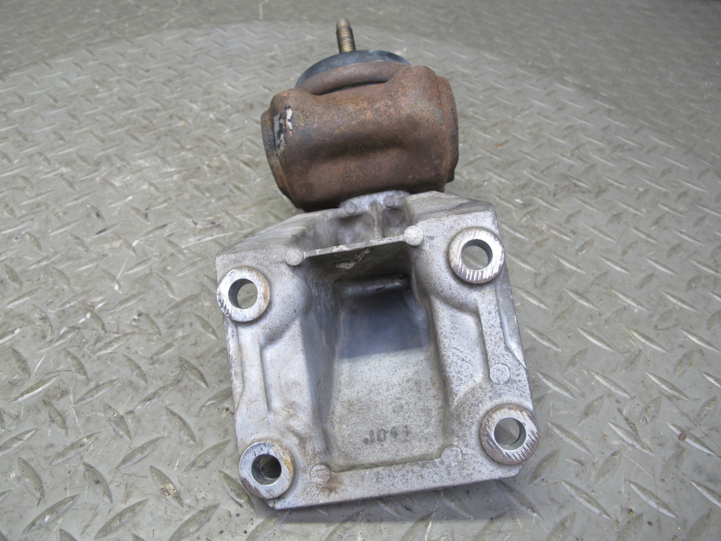 96-99 Toyota MARK2 JZX100 1JZGE Left & Right Engine Motor Mount Set OEM