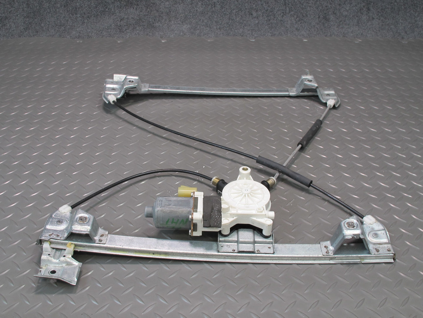 2003-2009 Hummer H2 Front Left Door Window Regulator w Motor