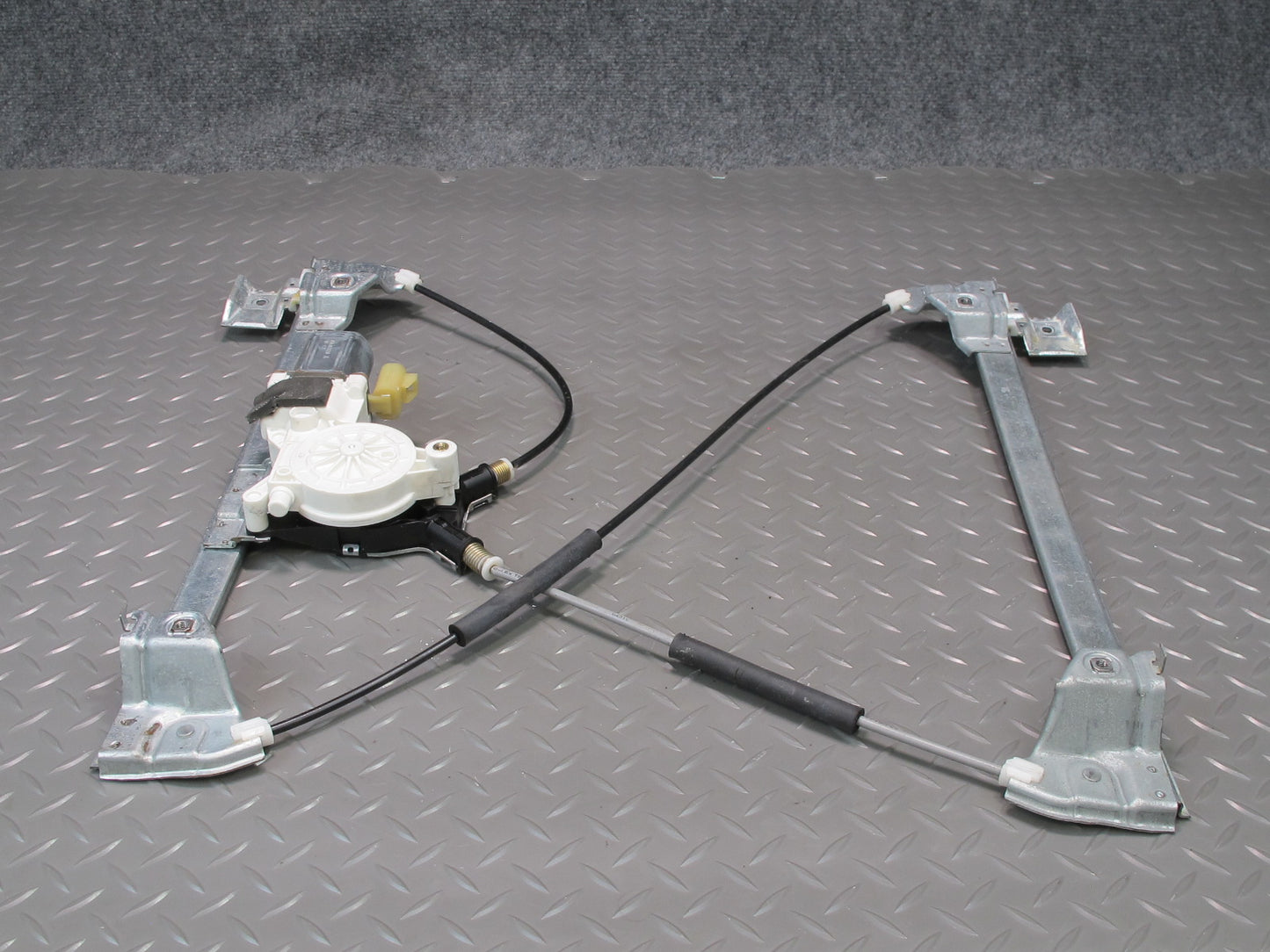 2003-2009 Hummer H2 Front Left Door Window Regulator w Motor