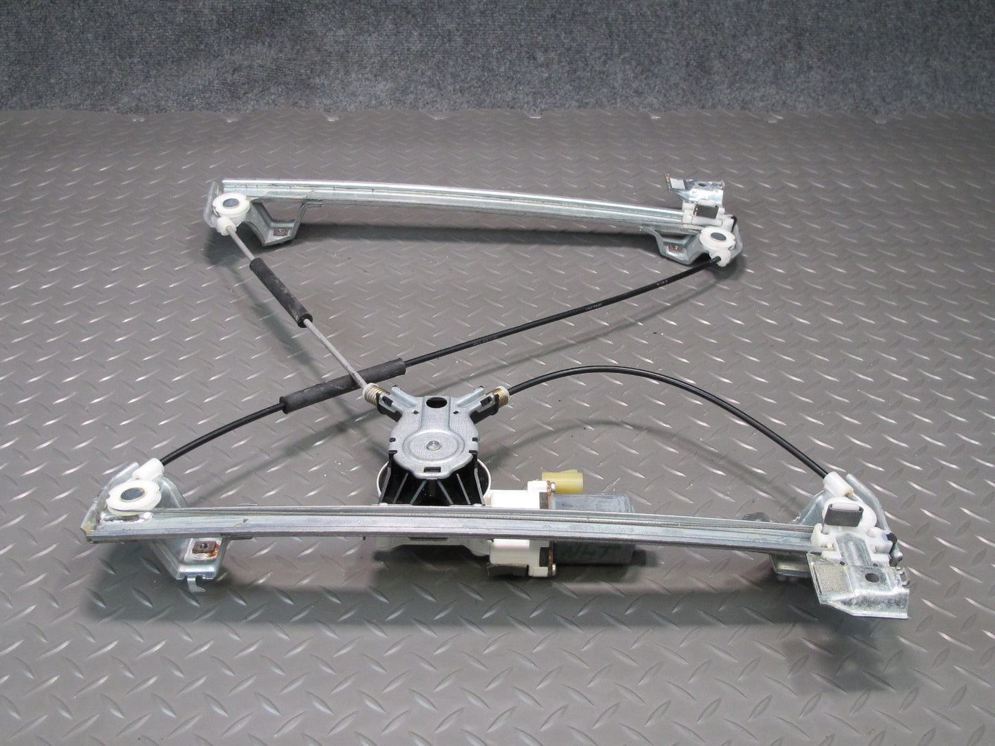 2003-2009 Hummer H2 Front Left Door Window Regulator w Motor