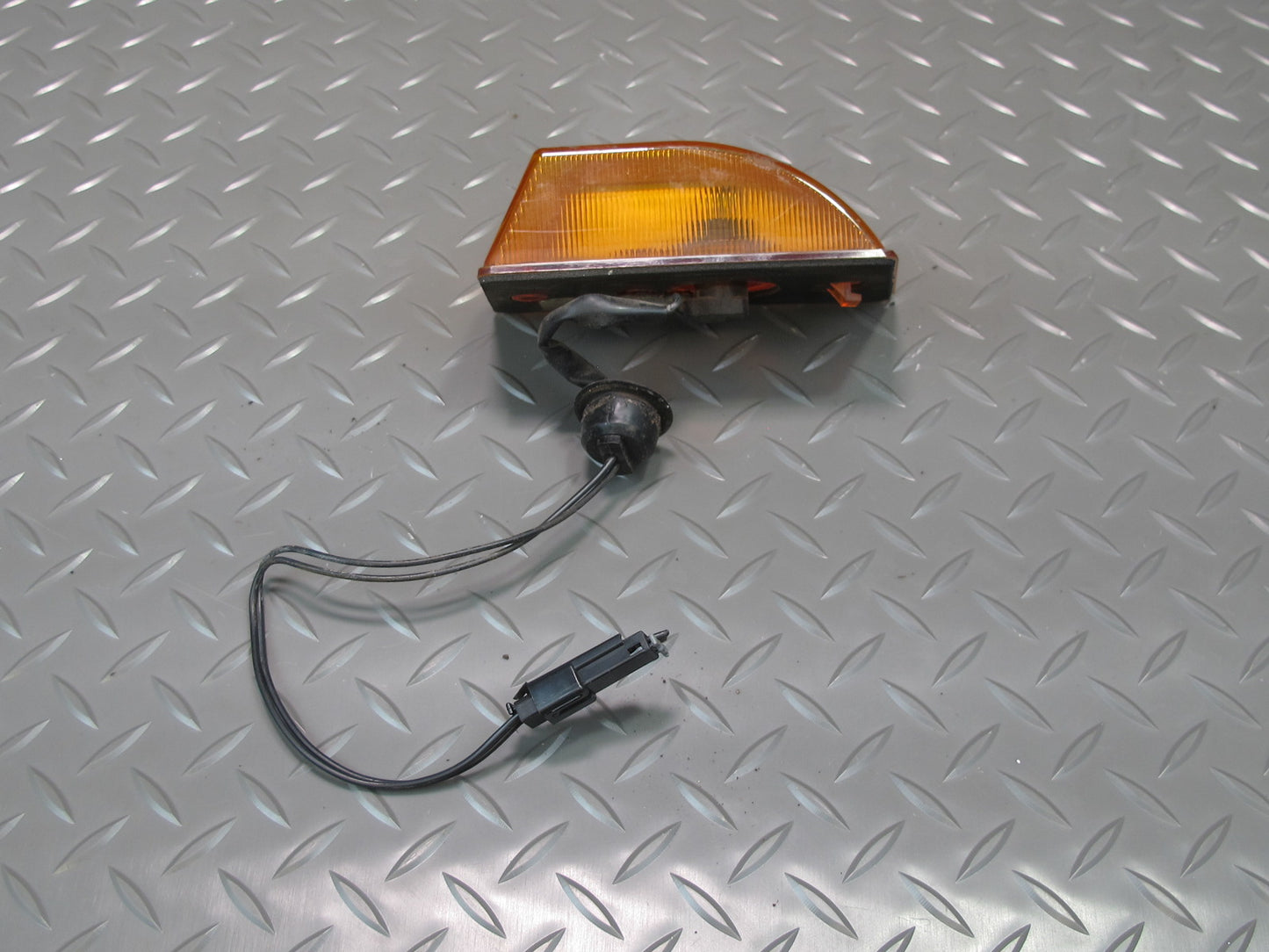 2003-2009 Hummer H2 Front Roof Clearance Marker Light Lamp Set of 2