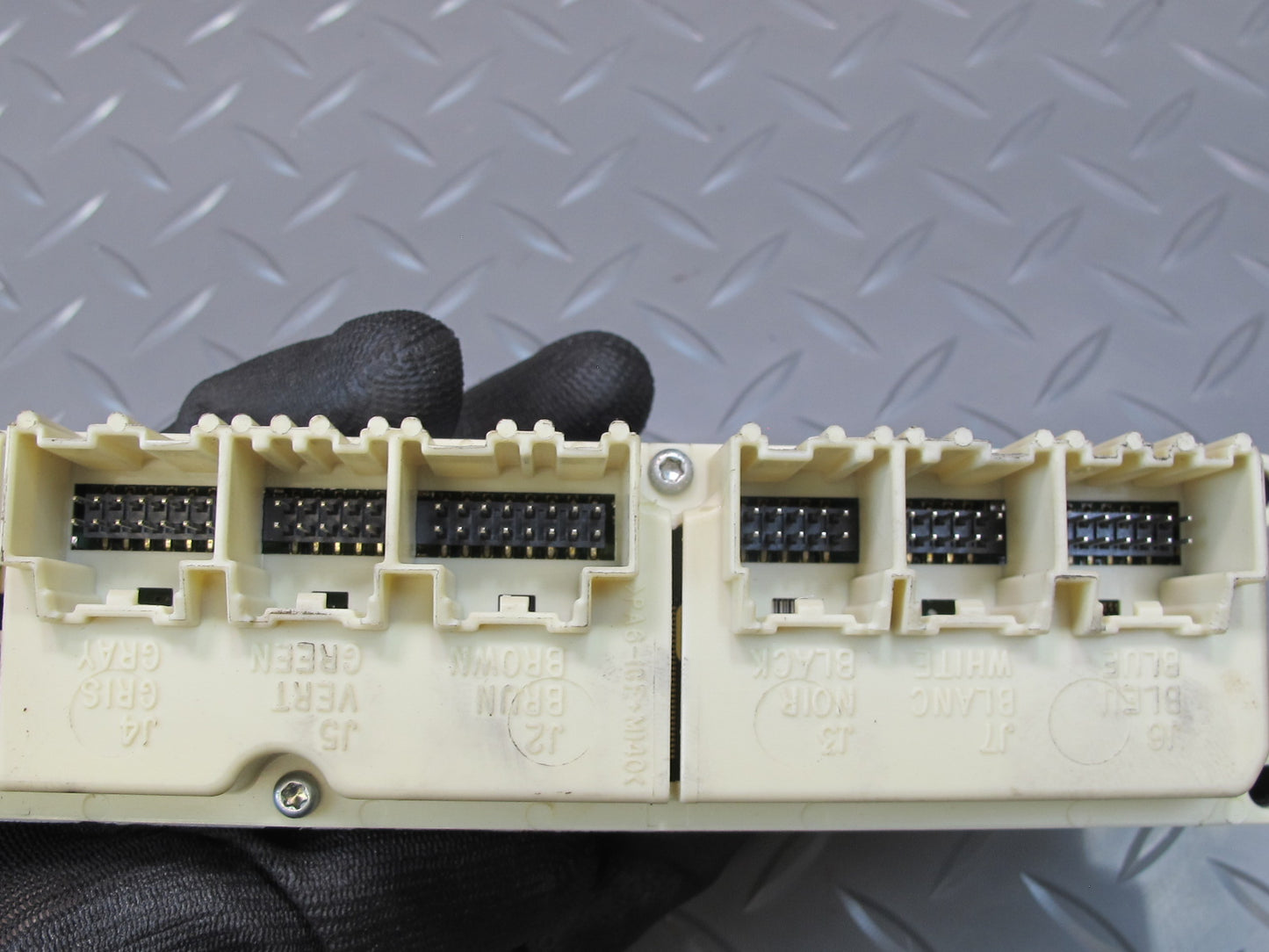 2008-2009 Hummer H2 Front Right Door Window Switch 10377669